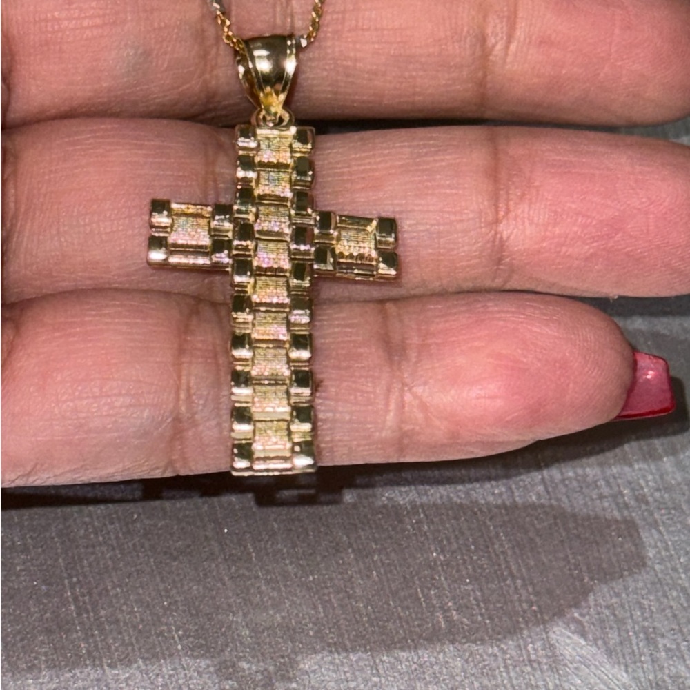 10k Solid Gold Cross Pendant, Diamond Cut Cross for Men FREE Appraisal +Gift Box - Picture 6 of 7